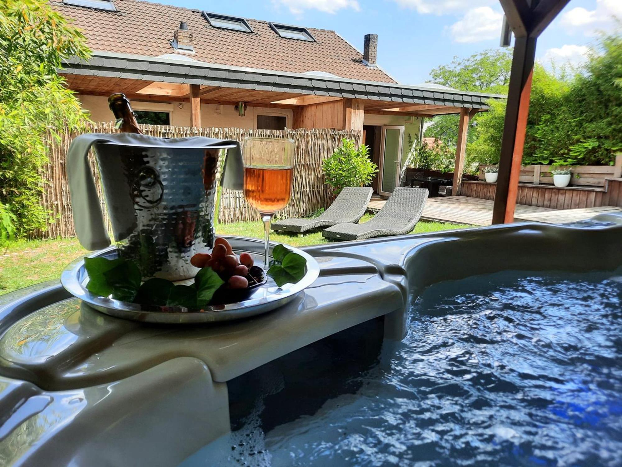 Le Clos Des Thermes Suites De Luxe Avec Wellness Privatif Chaudfontaine Extérieur photo