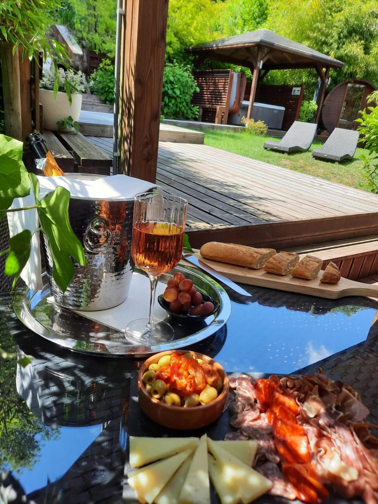 Le Clos Des Thermes Suites De Luxe Avec Wellness Privatif Chaudfontaine Extérieur photo